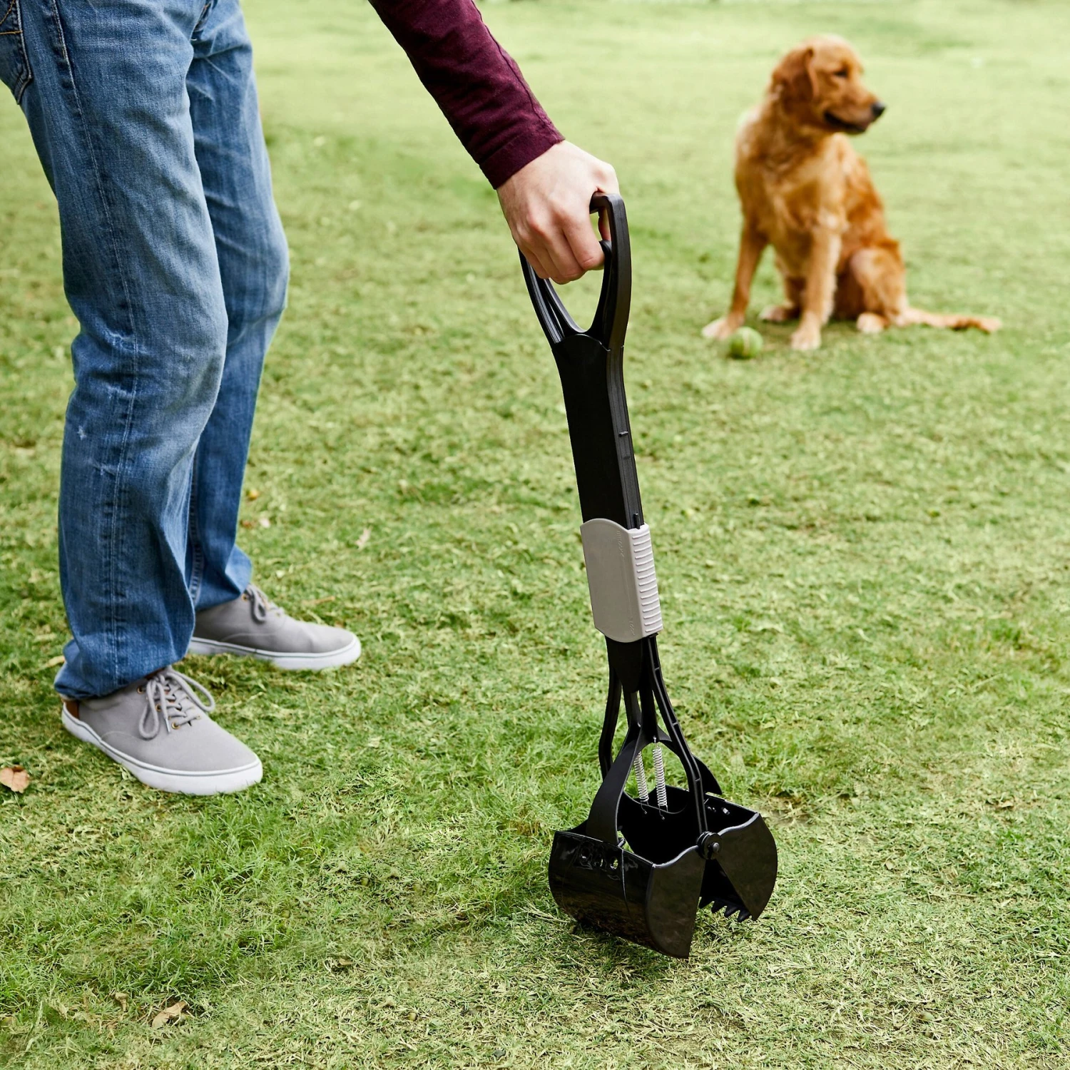 Frisco Spring Action Foldable Dog Pooper Scooper 9 Frisco Spring Action Foldable Dog Pooper Scooper - Image 7